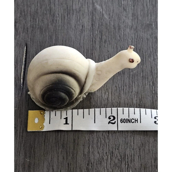 Vtg Rubber White Snail Pencil Sharpener 2.5 Inches - Picture 3 of 6